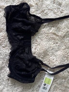 Black Lace Underwire Bra with Scalloped Edges